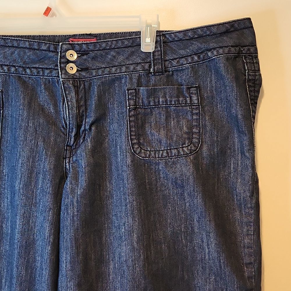 Torrid Blue Jean Denim Shorts 100% Cotton Casual Summer Women's Sz 24 EUC NICE! - Picture 6 of 14